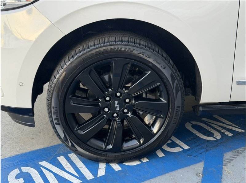 Used 2022 Lincoln Navigator L Reserve AWD/4WD image 12