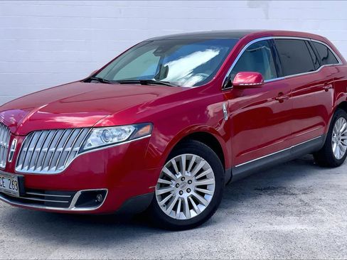 Used 2010 Lincoln MKT 2WD image 1