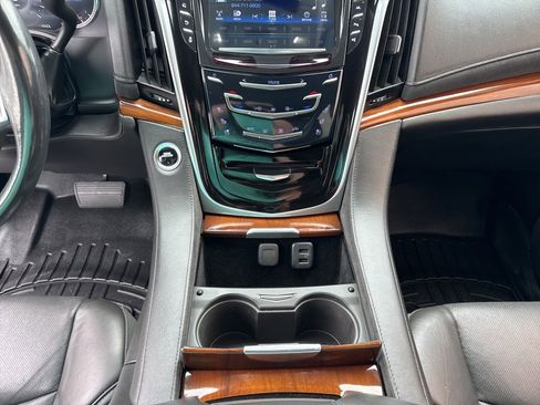 Used 2020 Cadillac Escalade Premium Luxury image 52