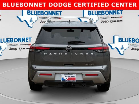Used 2022 Nissan Pathfinder Platinum w/ Cargo Package FWD image 6