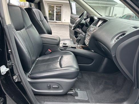 Used 2018 Nissan Pathfinder Platinum image 21