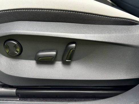 New 2026 Volkswagen Taos SE AWD/4WD image 18