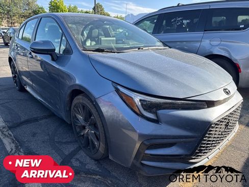 Used 2025 Toyota Corolla XSE FWD image 11