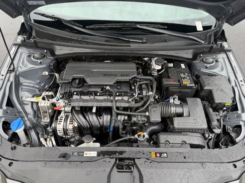 Used 2024 Hyundai Elantra SEL w/ Convenience Package image 12