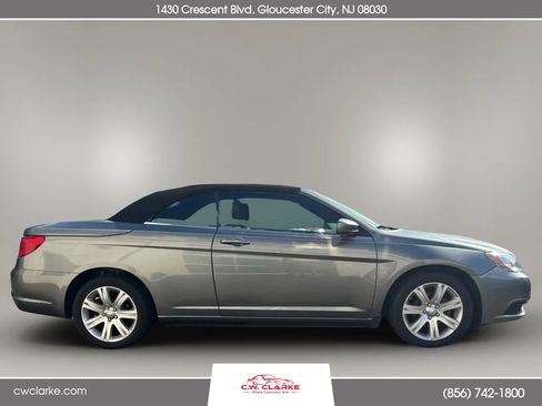 Used 2011 Chrysler 200 Touring image 5