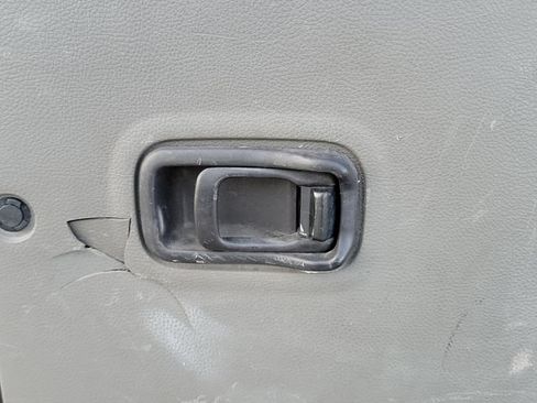 Used 2016 Nissan NV 2500 SV RWD image 11