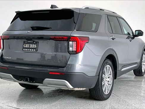 Used 2025 Ford Explorer Platinum RWD image 14