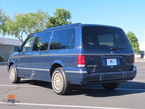 Used 1995 Chrysler Town & Country image 23