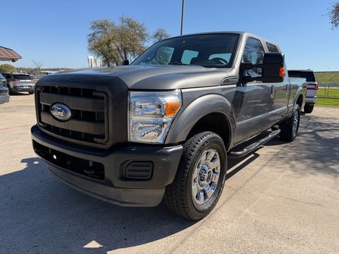 Used 2011 Ford F250 XL w/ PWR Equipment Group AWD/4WD image 3