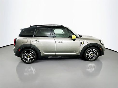 Used 2019 MINI Cooper Countryman SE w/ Signature Upholstery Package image 8