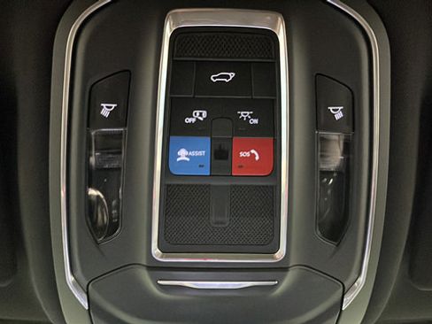 Used 2024 Jeep Grand Cherokee L Limited w/ Black Appearance Package AWD/4WD image 34