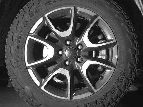Used 2025 Jeep Compass Trailhawk AWD/4WD image 13
