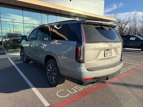 Used 2024 Cadillac Escalade ESV Sport Platinum w/ LPO, Floor Liner Package image 2