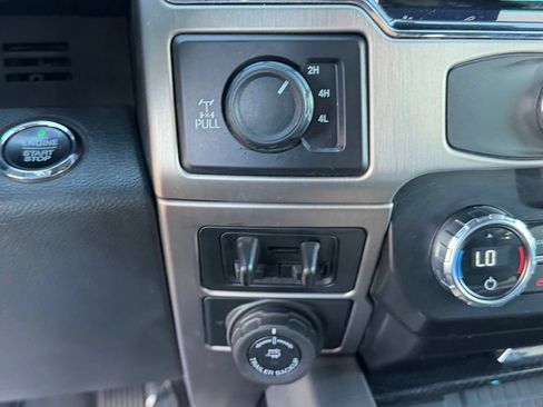 Certified 2022 Ford F350 Platinum w/ FX4 Off-Road Package AWD/4WD image 23