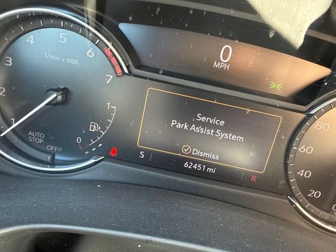 Used 2022 Cadillac XT4 Premium Luxury w/ Safety Alert Package FWD image 3