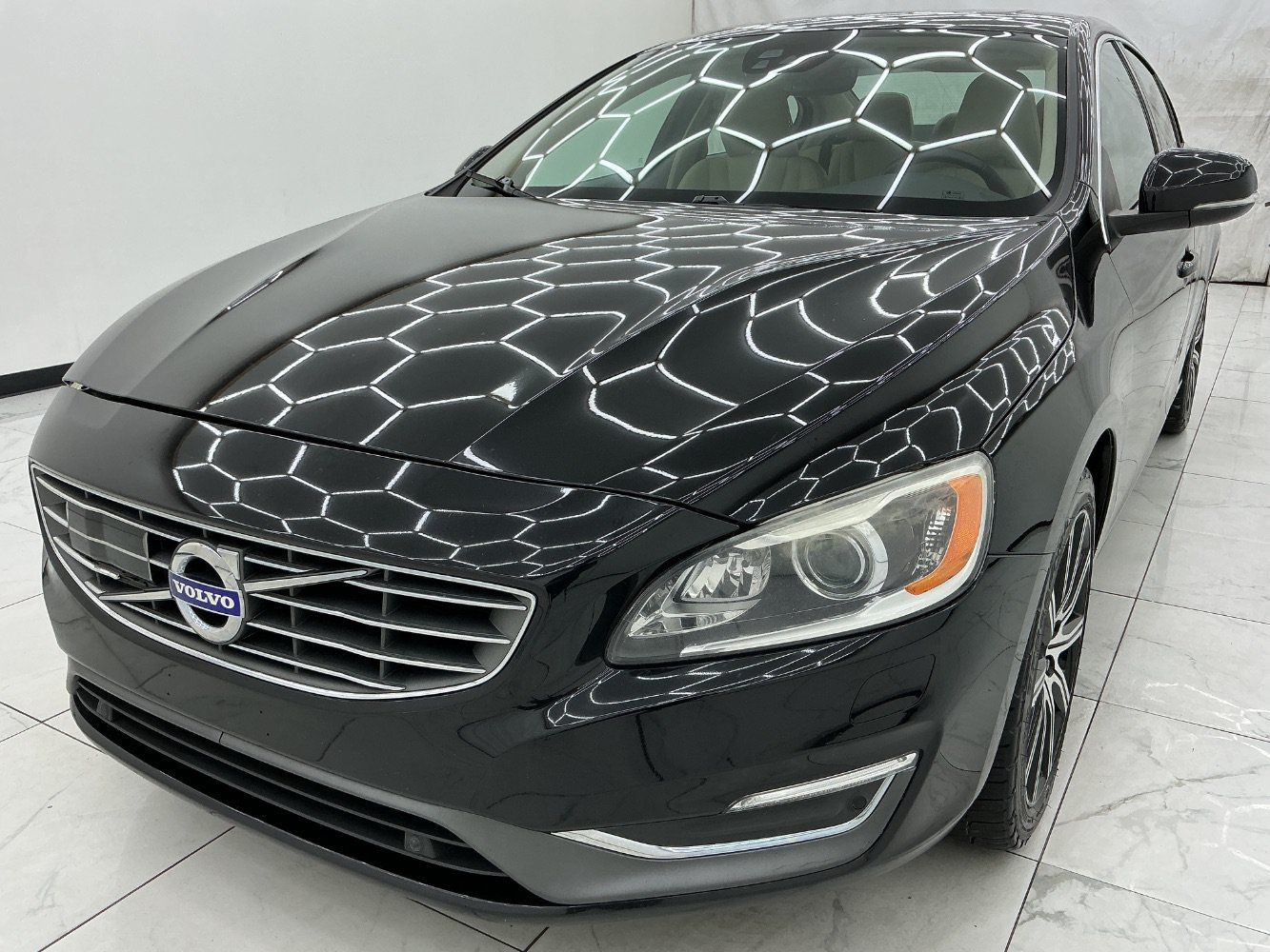 Used 2017 Volvo S60 T5 Inscription Platinum w/ Climate Package AWD/4WD image 1