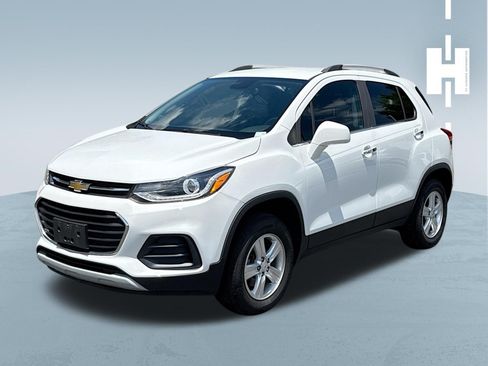 Used 2019 Chevrolet Trax LT w/ LT Convenience Package AWD/4WD image 3
