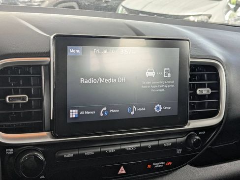 Used 2025 Hyundai Venue SEL FWD image 18