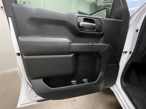 Used 2019 Chevrolet Silverado 1500 Custom Trail Boss w/ Custom Convenience Package image 10