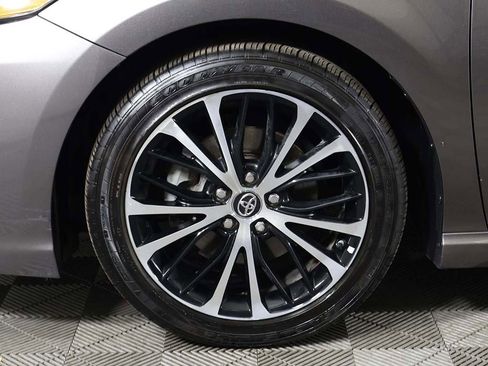 Used 2018 Toyota Camry SE image 18