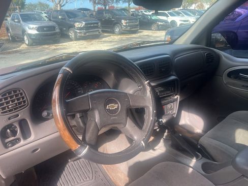 Used 2005 Chevrolet TrailBlazer LS w/ LS Preferred Equipment Group RWD image 9