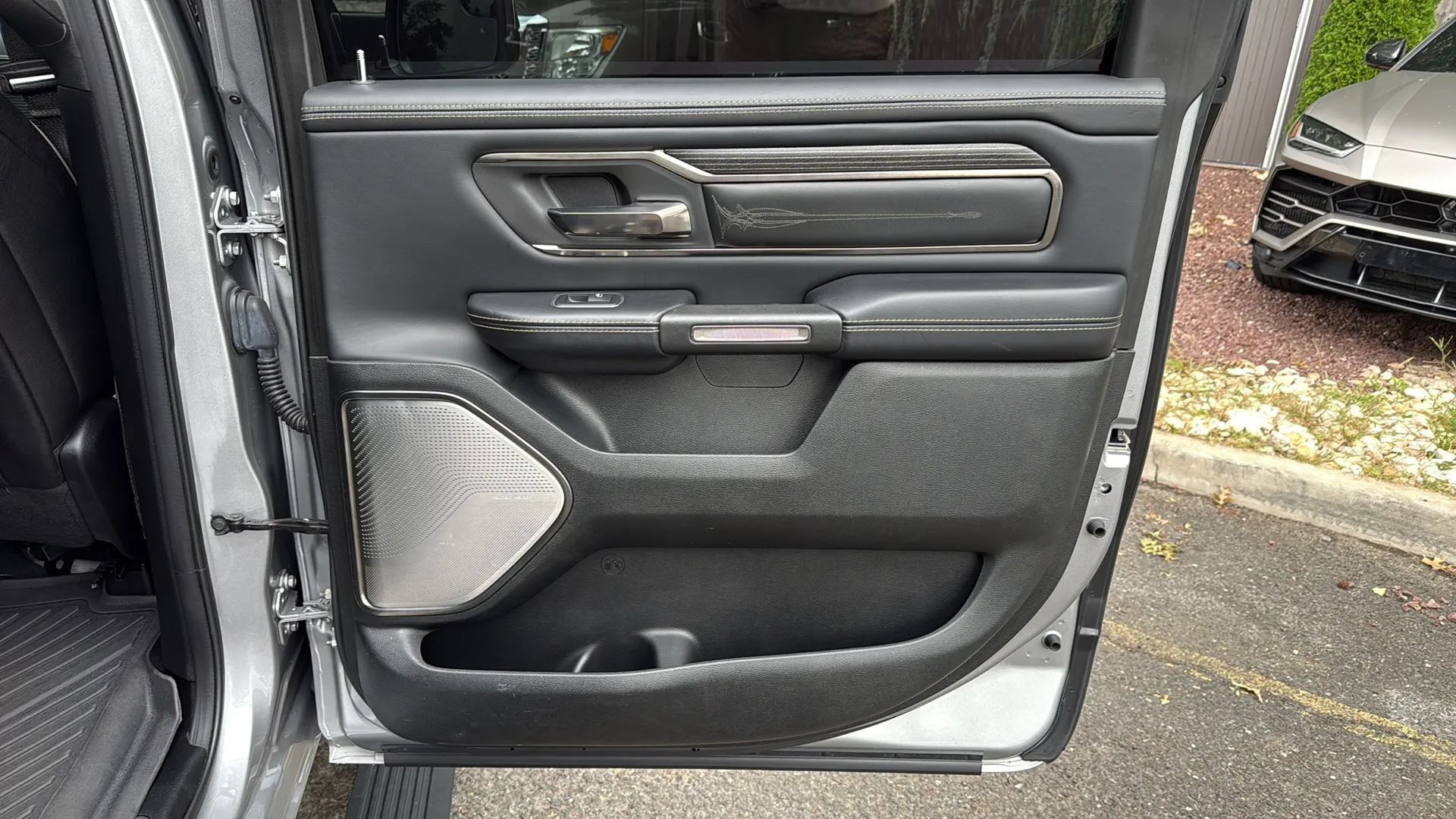 Used 2019 RAM 1500 Limited AWD/4WD image 17