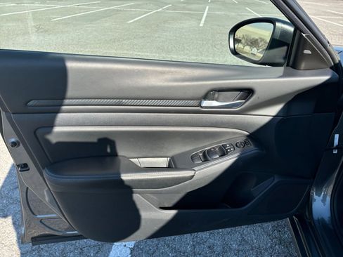 Used 2025 Nissan Altima 2.5 SV image 20