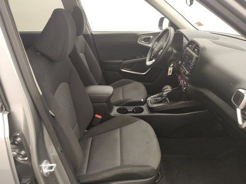 Used 2024 Kia Soul LX w/ Option Group 015 FWD image 21