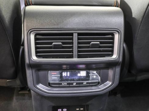 Used 2026 Volkswagen Atlas Peak Edition AWD/4WD image 36