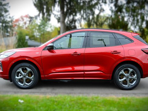 Used 2023 Ford Escape ST-Line w/ Tech Pack #1 image 8