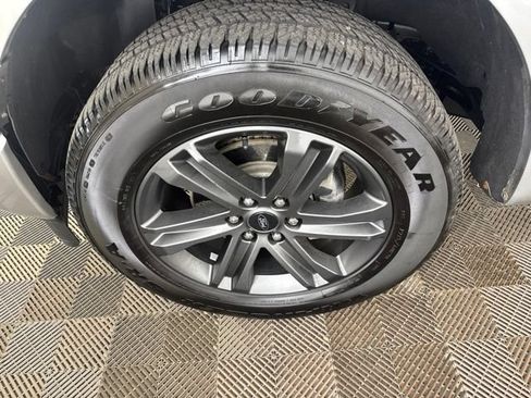 Used 2022 Ford F150 Lariat w/ Equipment Group 502A High AWD/4WD image 26
