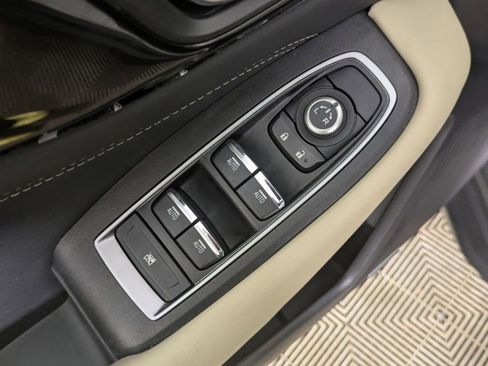 Used 2023 Subaru Outback Limited image 16