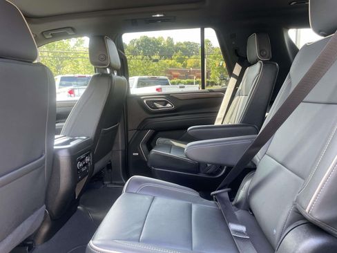 Used 2024 Chevrolet Tahoe Premier w/ Premium Package RWD image 11