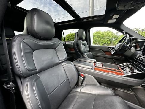 Certified 2023 Lincoln Navigator Reserve AWD/4WD image 33