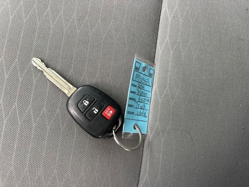 Used 2019 Toyota Tacoma SR image 30