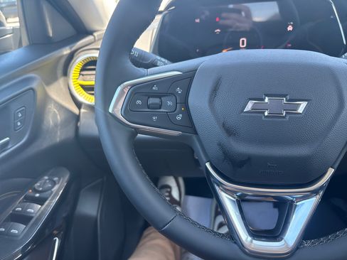 New 2026 Chevrolet Trax ACTIV w/ Sunroof Package FWD image 18