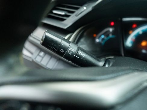Used 2018 Honda Civic EX image 38