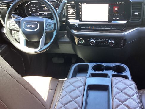 Used 2022 GMC Sierra 1500 Elevation image 18