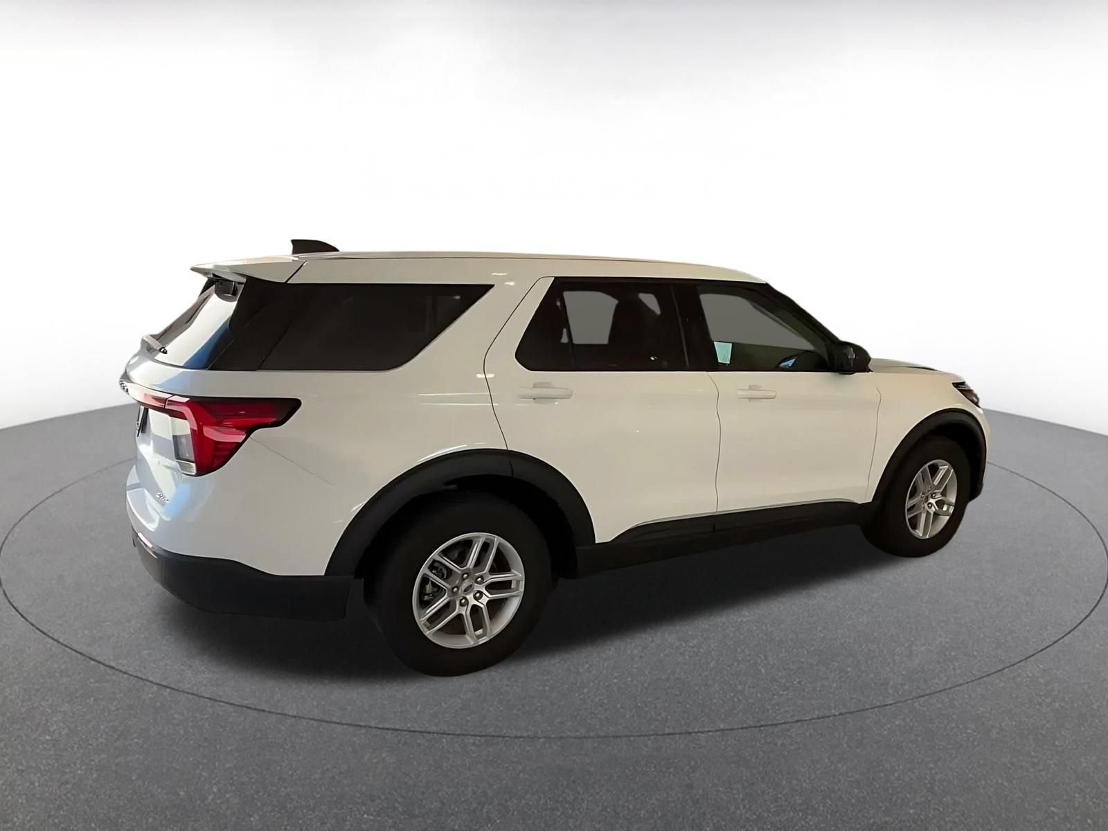 Used 2026 Ford Explorer Active AWD/4WD image 13