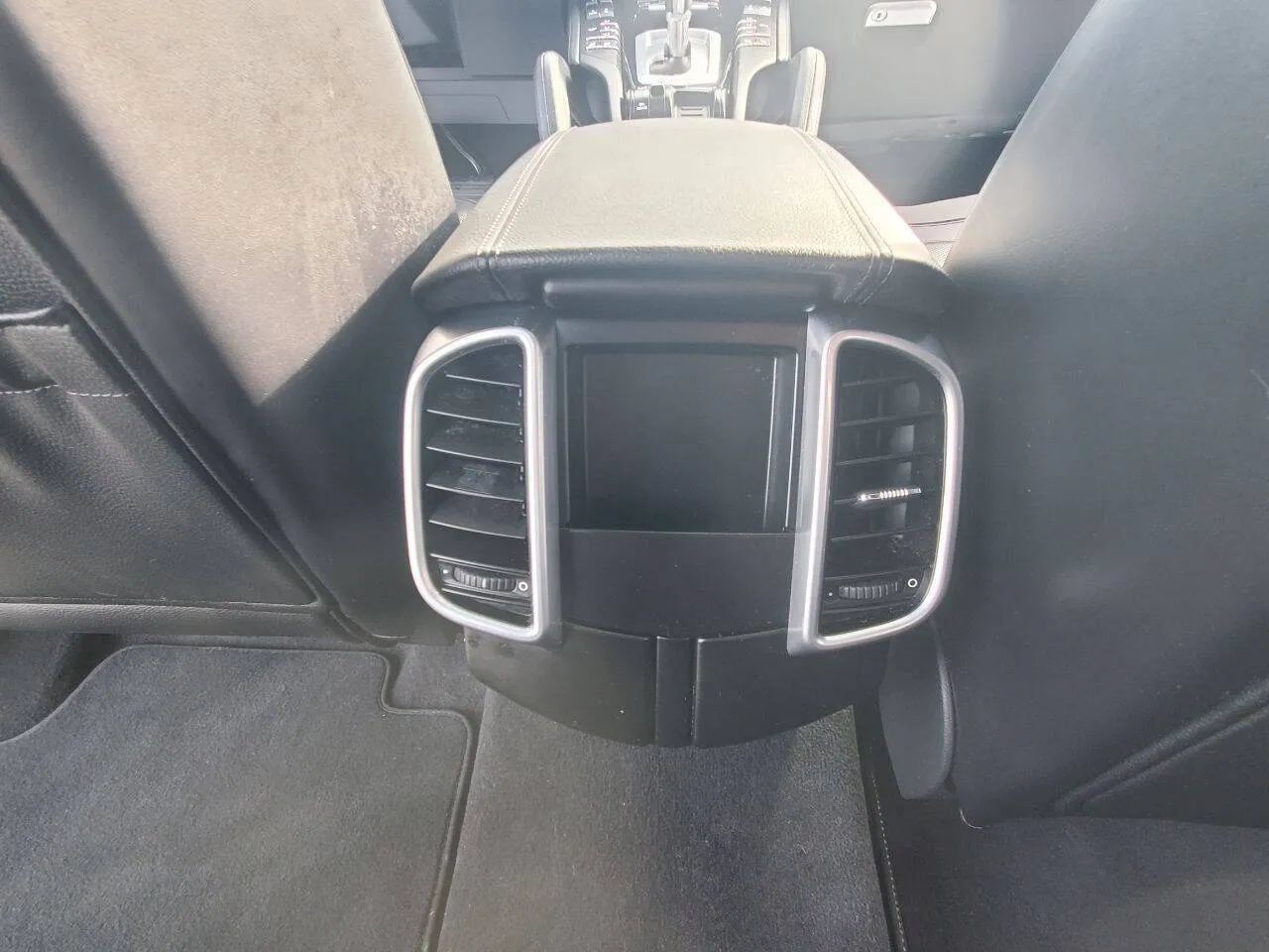 Used 2017 Porsche Cayenne Platinum Edition AWD/4WD image 18