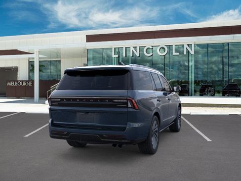 New 2025 Lincoln Navigator Reserve image 8