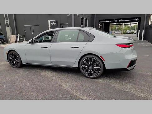 New 2025 BMW 760i xDrive 760i xDrive image 13