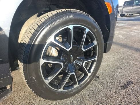 Used 2021 Chevrolet Suburban RST image 9