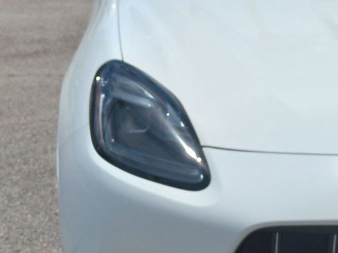 New 2025 Maserati Grecale GT image 9