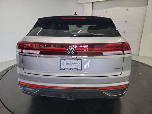 Used 2024 Volkswagen Atlas Cross Sport SE AWD/4WD image 8