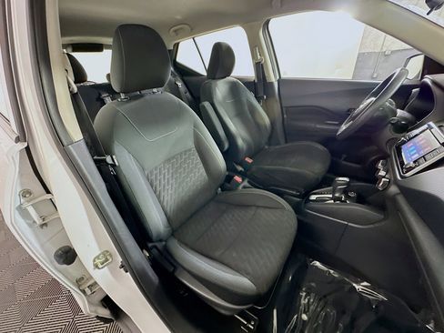Used 2021 Nissan Kicks S FWD image 28