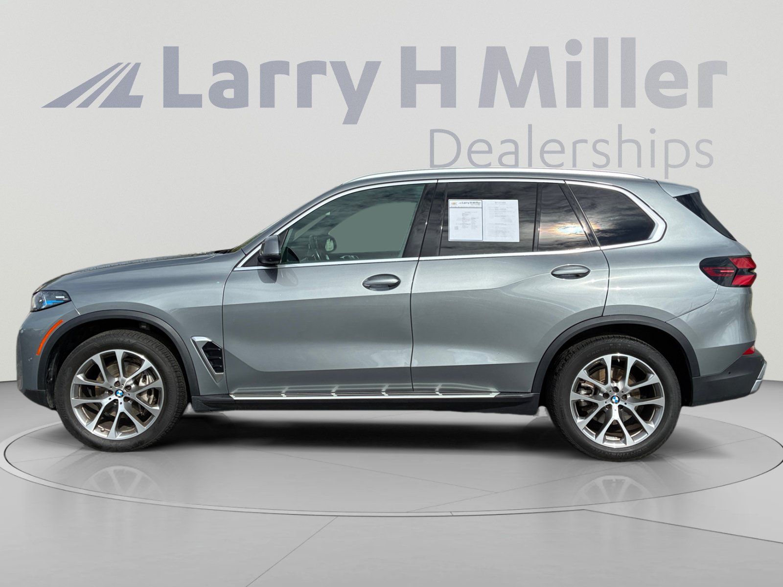 Used 2026 BMW X5 xDrive40i AWD/4WD image 2