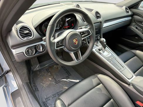Used 2025 Porsche 718 Cayman image 23