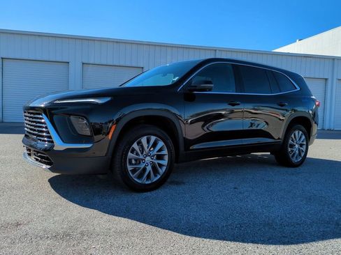 Used 2025 Buick Enclave Preferred image 2