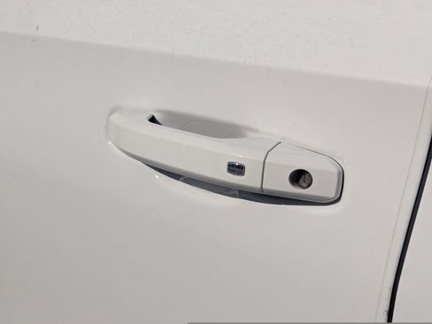 Used 2024 Chevrolet Tahoe LT w/ LT Signature Package image 9